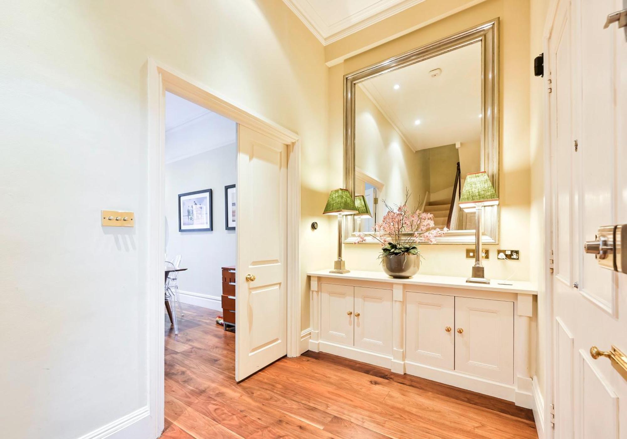 Bright 2 Bedroom In South Kensington *