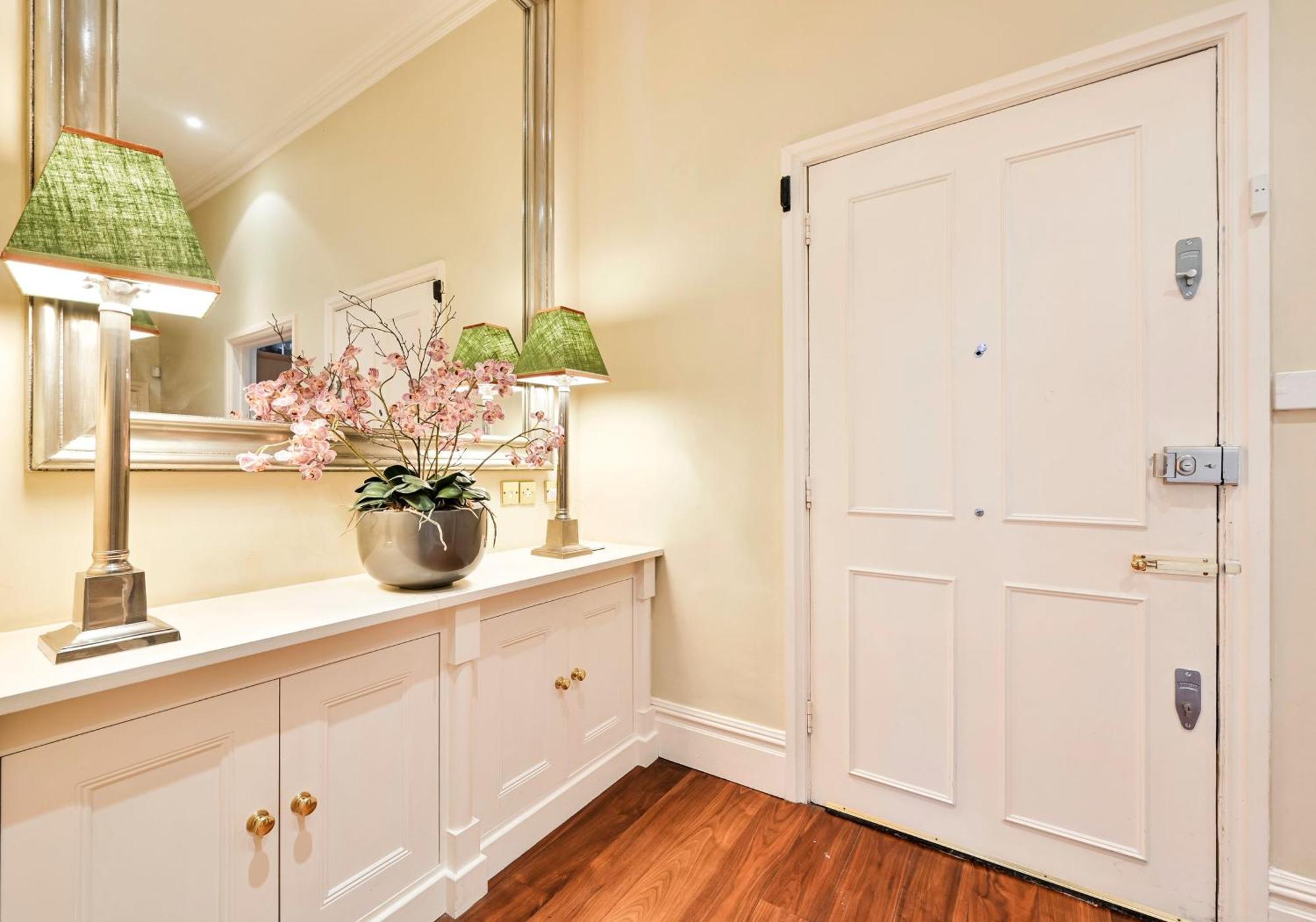 Bright 2 Bedroom In South Kensington *