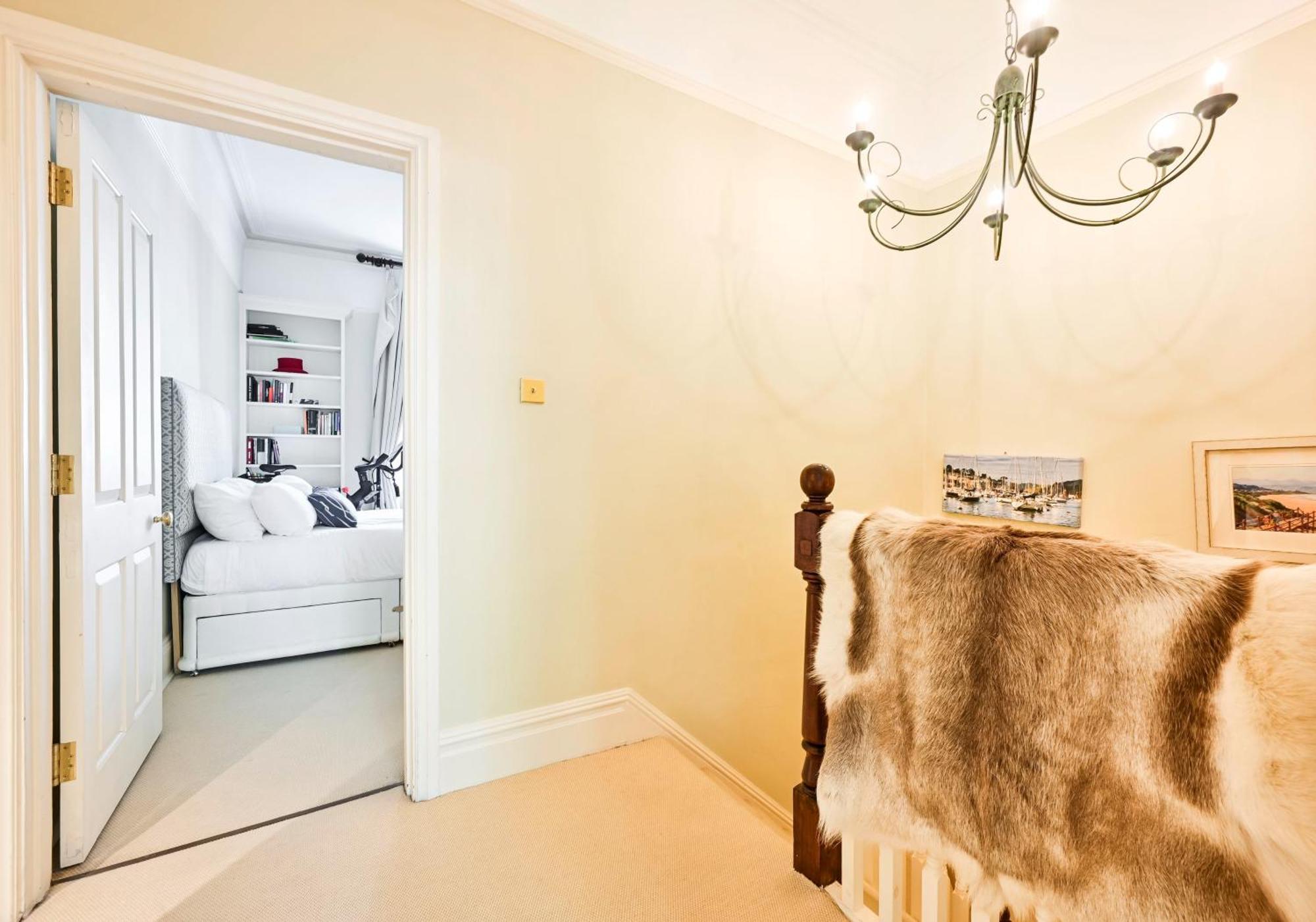 Bright 2 Bedroom In South Kensington *